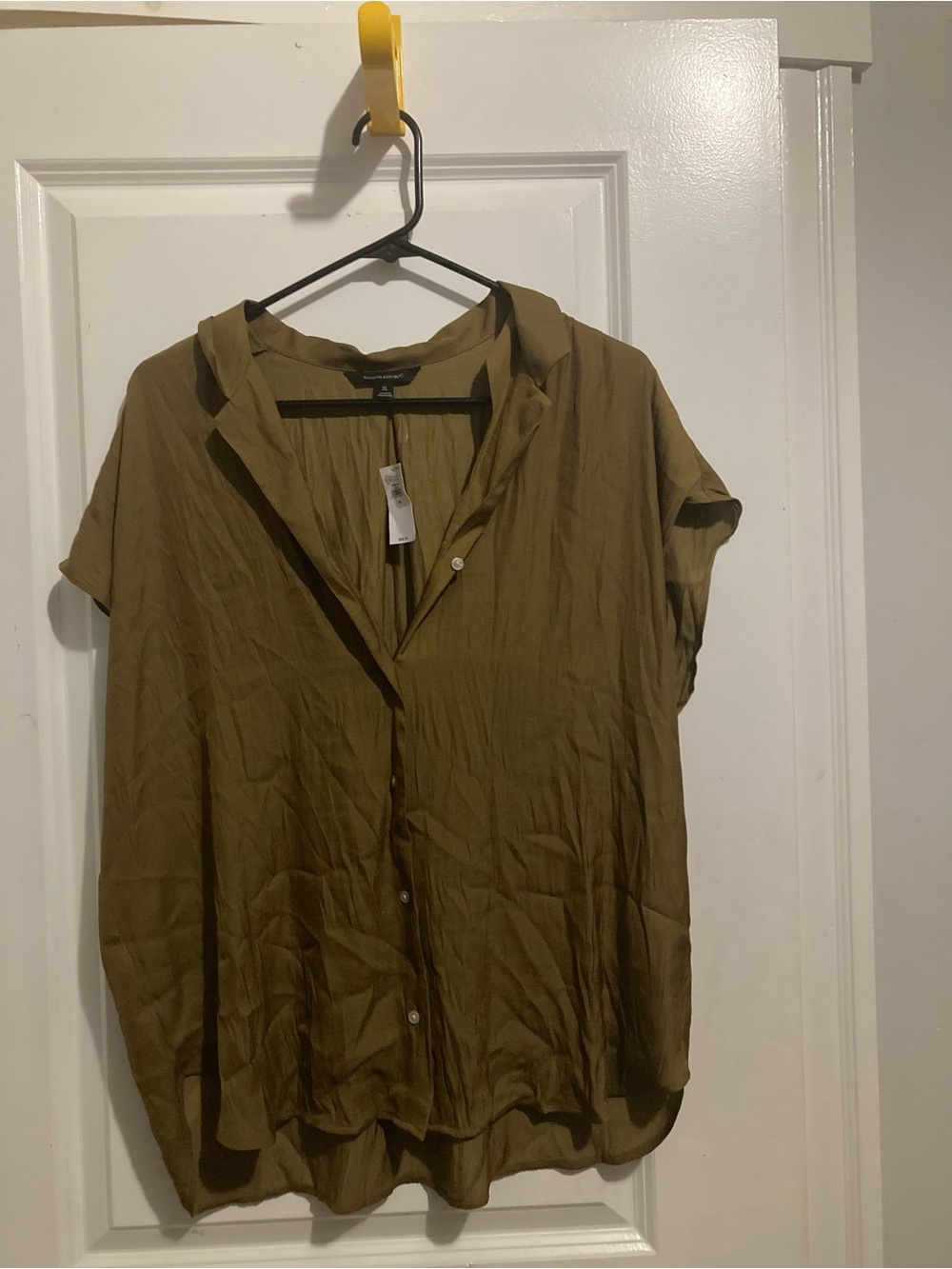 Banana Republic Olive Green Short-Sleeve Button-Down Shirt